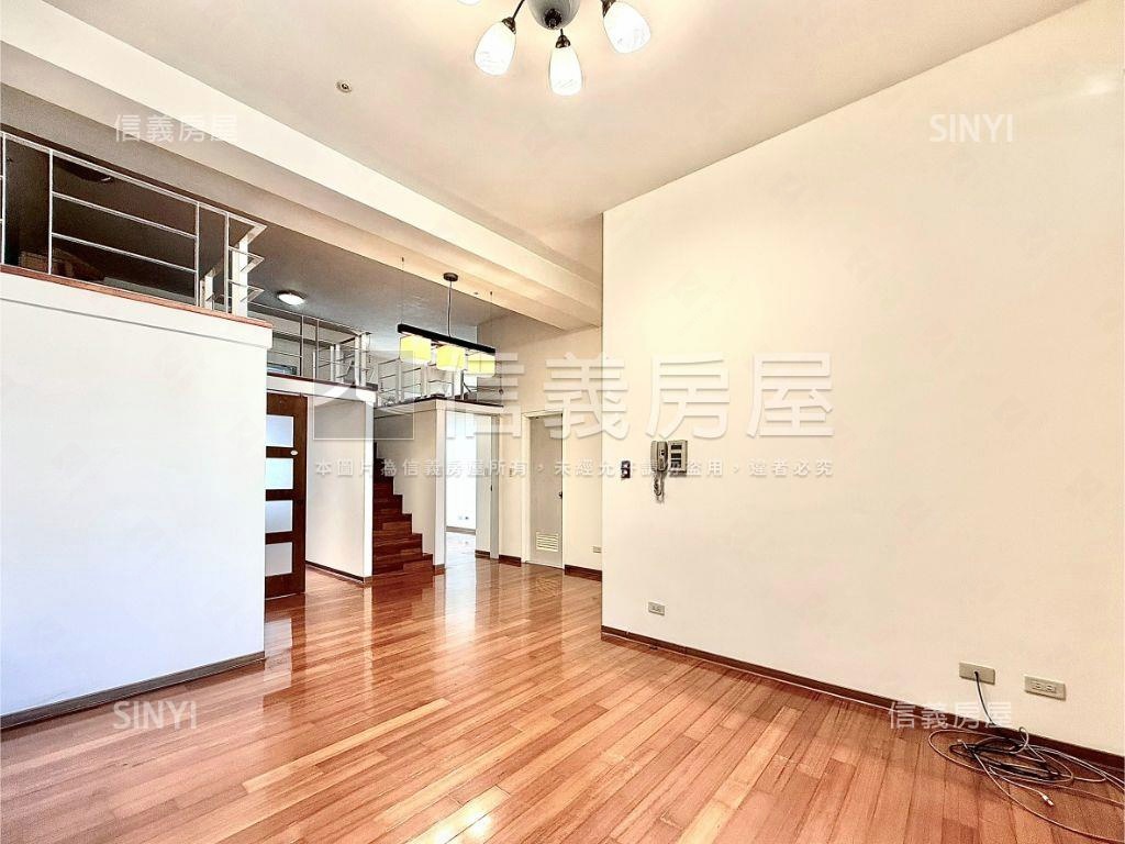 捷運３房屋主誠售房屋室內格局與周邊環境