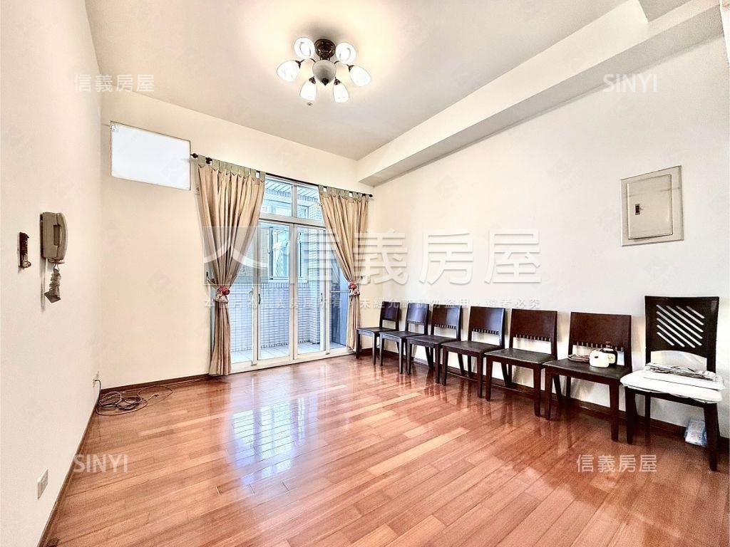 捷運３房屋主誠售房屋室內格局與周邊環境