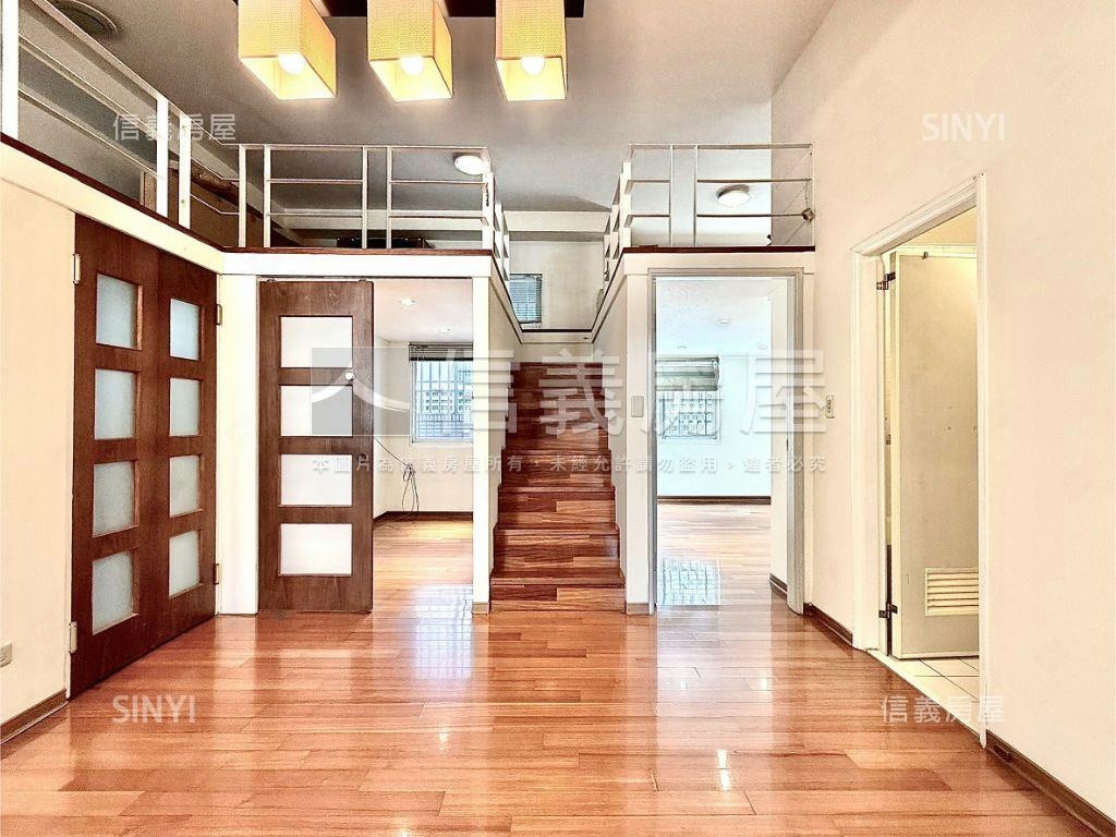 捷運３房屋主誠售房屋室內格局與周邊環境