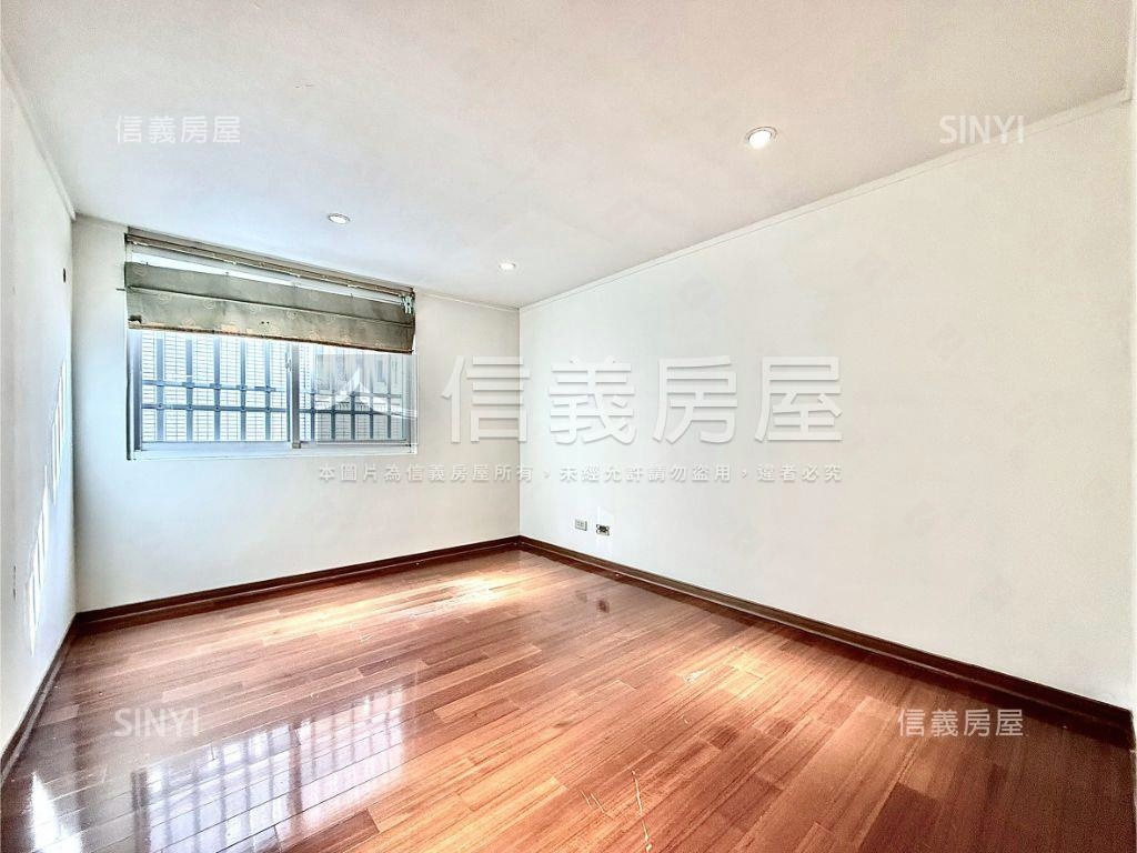 捷運３房屋主誠售房屋室內格局與周邊環境