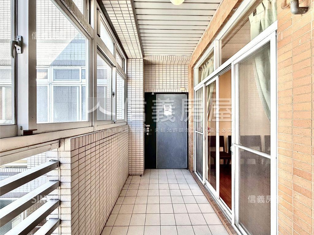 捷運３房屋主誠售房屋室內格局與周邊環境