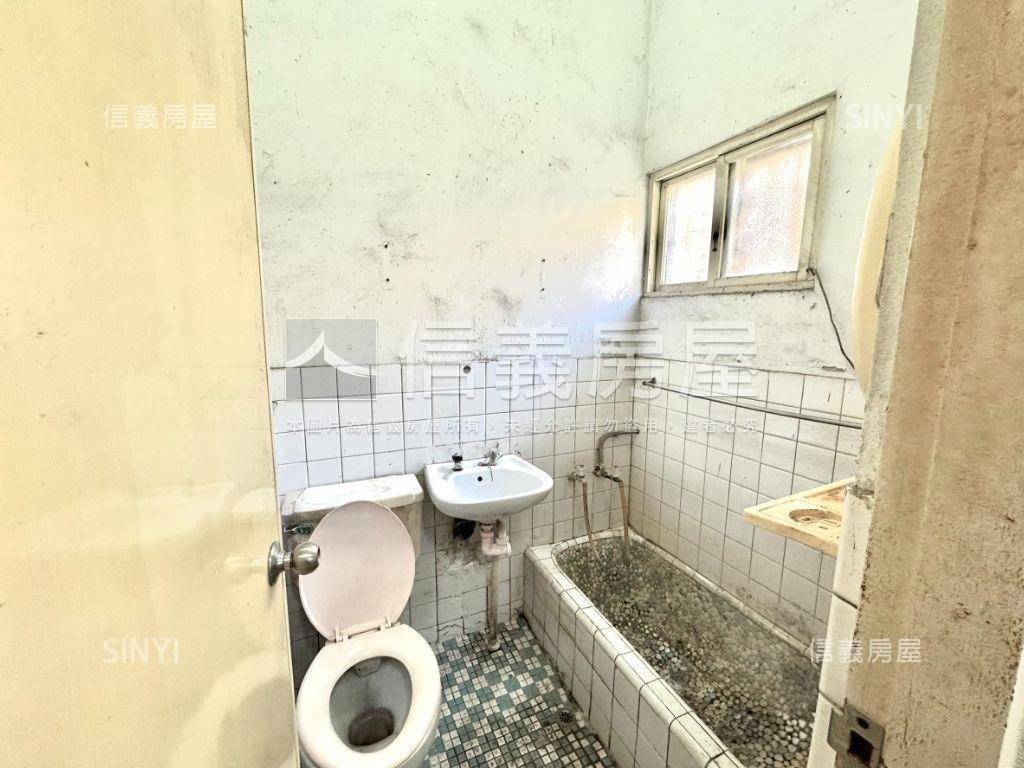 稀有太平臨路透天房屋室內格局與周邊環境