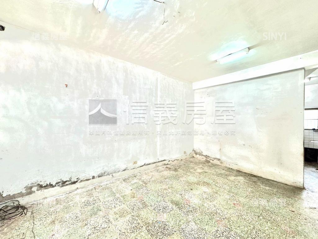 稀有太平臨路透天房屋室內格局與周邊環境