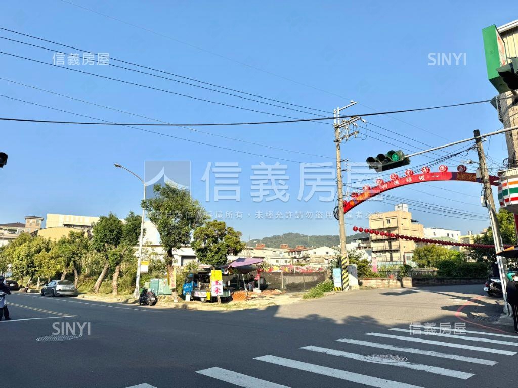 稀有太平臨路透天房屋室內格局與周邊環境