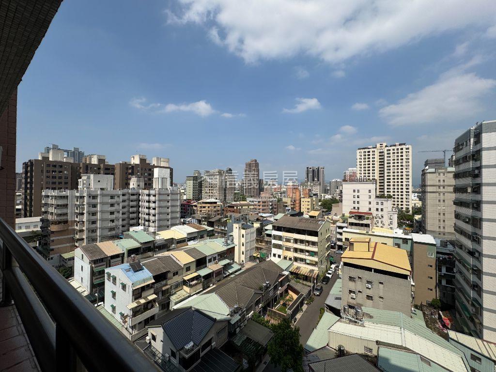 近大勇國小高樓３房房屋室內格局與周邊環境