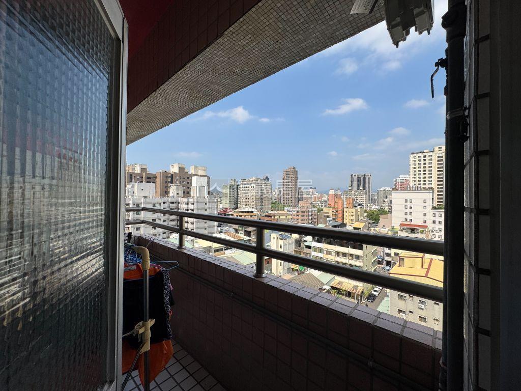 近大勇國小高樓３房房屋室內格局與周邊環境