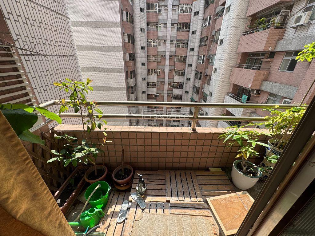 近大勇國小高樓３房房屋室內格局與周邊環境