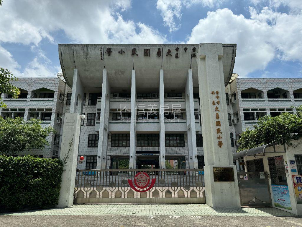 近大勇國小高樓３房房屋室內格局與周邊環境