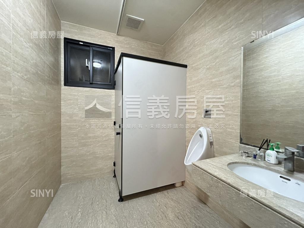 新莊車站前黃金店面房屋室內格局與周邊環境