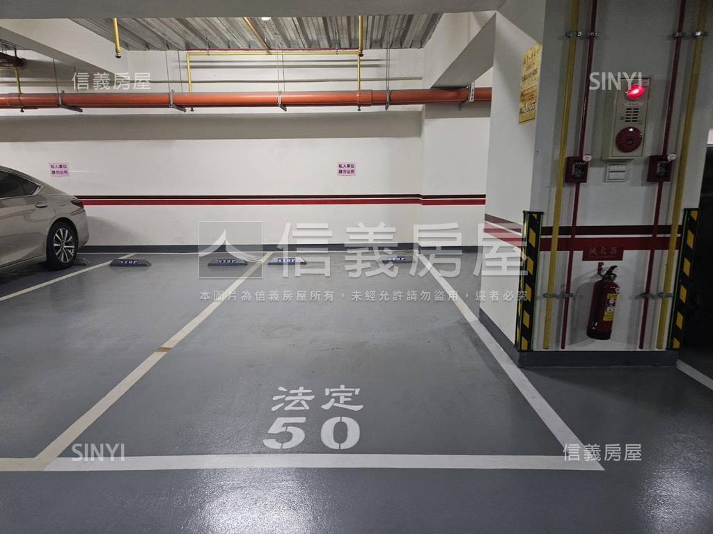 新莊車站前黃金店面房屋室內格局與周邊環境