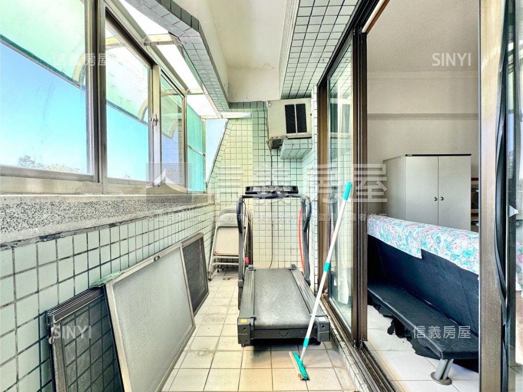 蔚藍海岸附大露台四房平車房屋室內格局與周邊環境
