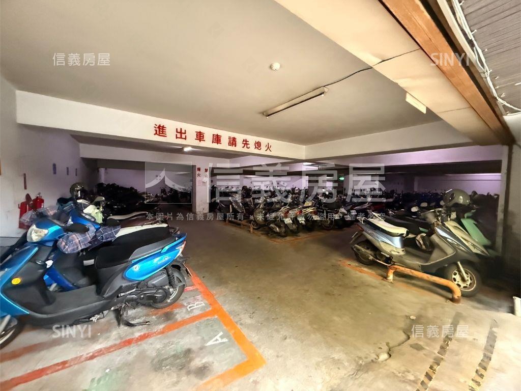 蔚藍海岸附大露台四房平車房屋室內格局與周邊環境