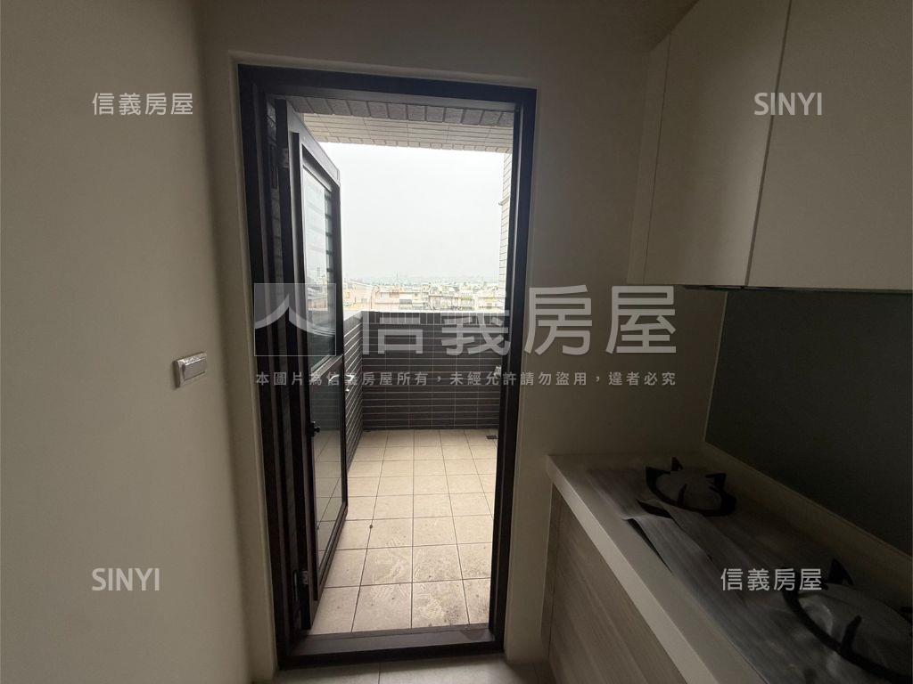 專任后科工程師照過來房屋室內格局與周邊環境
