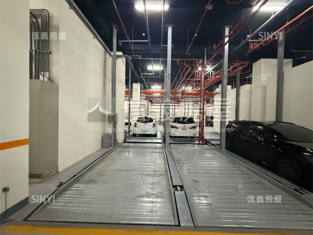 專任后科工程師照過來房屋室內格局與周邊環境