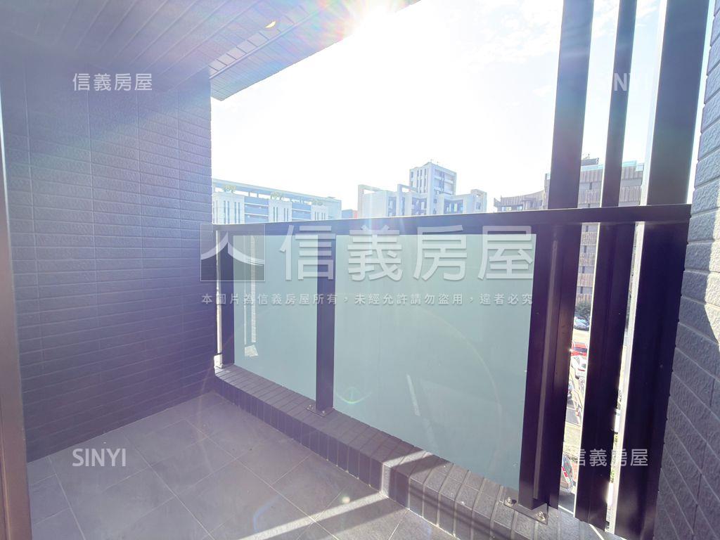 長耀四季三房車位房屋室內格局與周邊環境