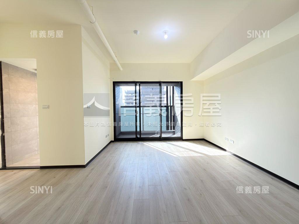 長耀四季三房車位房屋室內格局與周邊環境