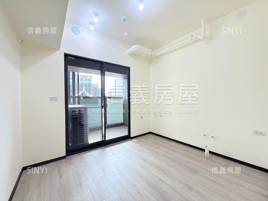 長耀四季三房車位房屋室內格局與周邊環境