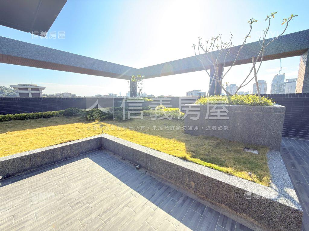 長耀四季三房車位房屋室內格局與周邊環境