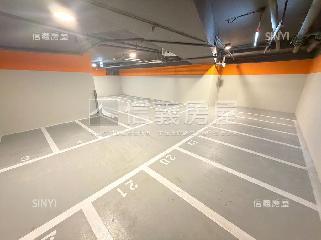 長耀四季三房車位房屋室內格局與周邊環境