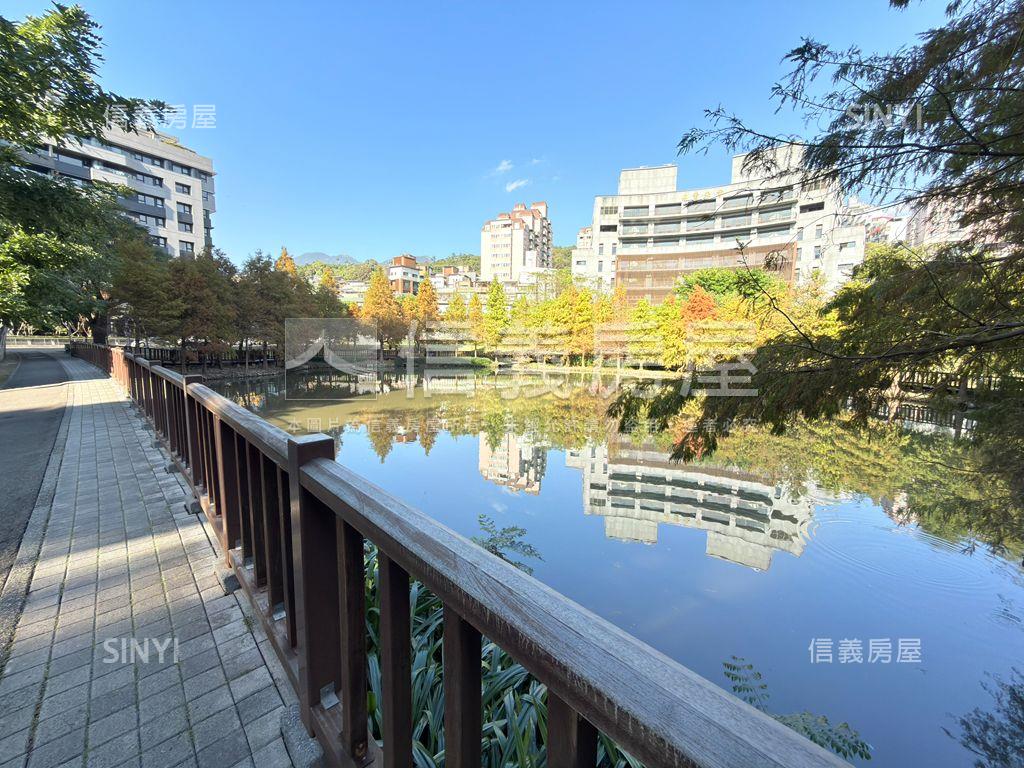 長耀四季三房車位房屋室內格局與周邊環境