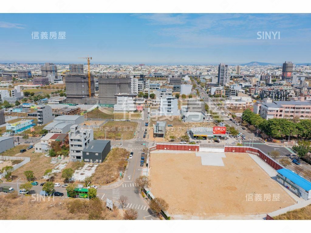 坐擁１１期１４期商圈土地房屋室內格局與周邊環境