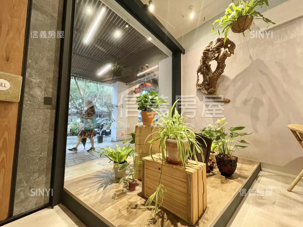 ㊣正面仁愛路四段燙金店面房屋室內格局與周邊環境