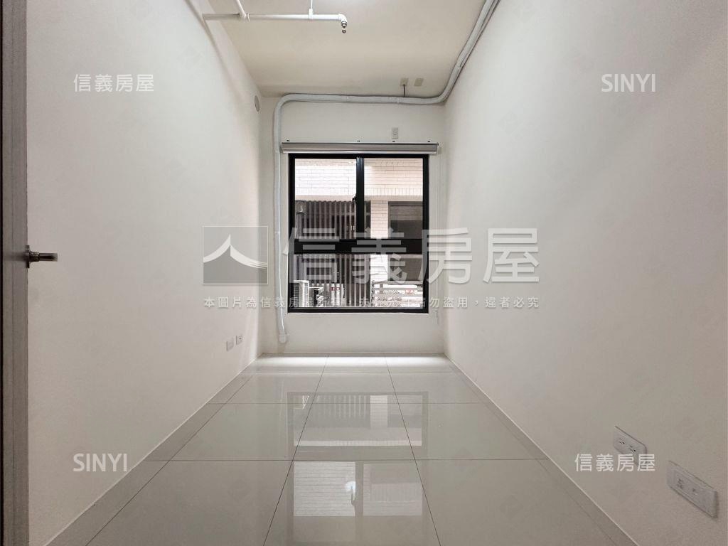 楠梓重劃區近捷運三房平車房屋室內格局與周邊環境