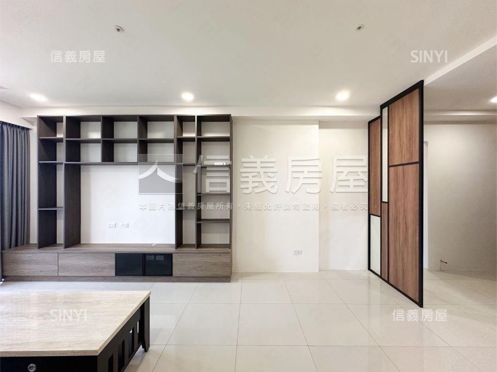 楠梓重劃區近捷運三房平車房屋室內格局與周邊環境