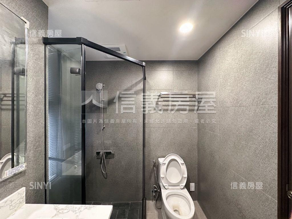 楠梓重劃區近捷運三房平車房屋室內格局與周邊環境