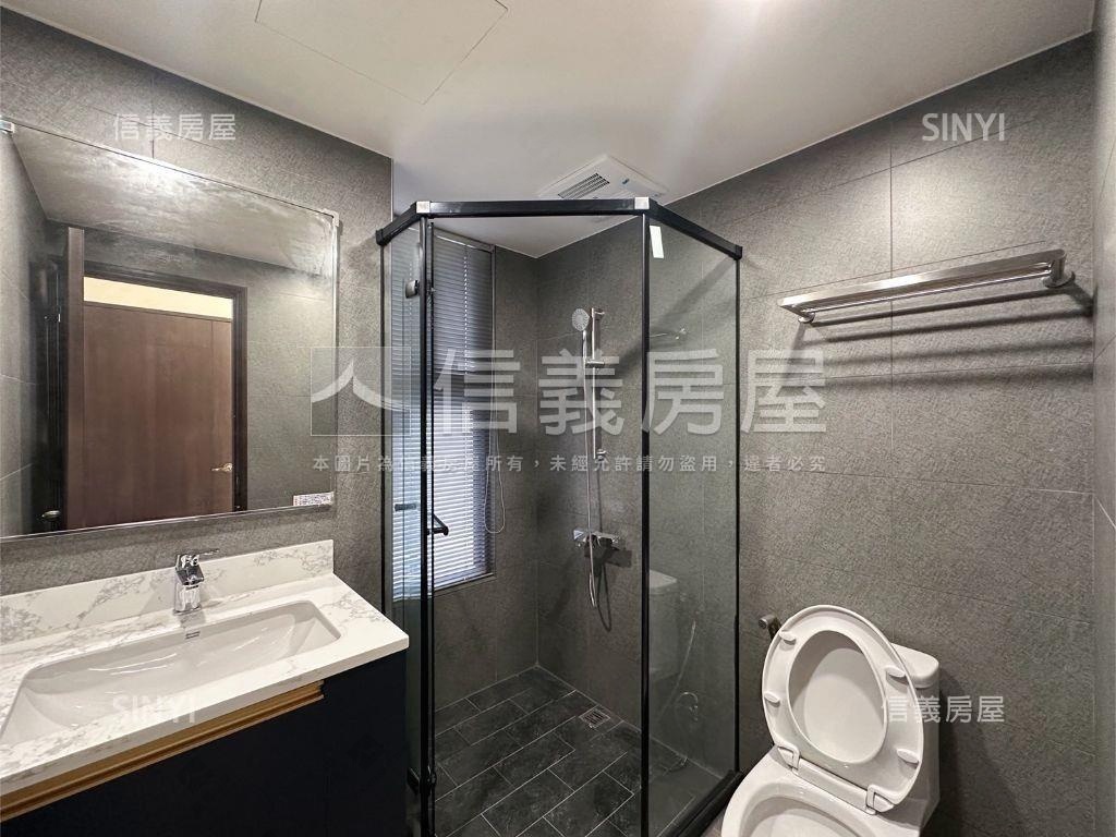 楠梓重劃區近捷運三房平車房屋室內格局與周邊環境