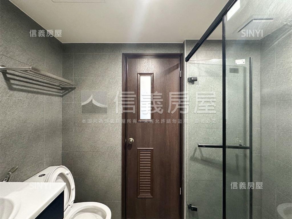 楠梓重劃區近捷運三房平車房屋室內格局與周邊環境