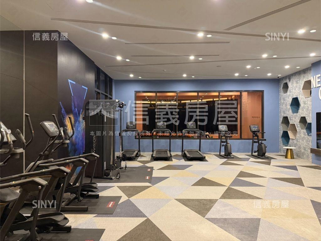 楠梓重劃區近捷運三房平車房屋室內格局與周邊環境