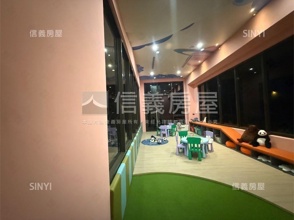 楠梓重劃區近捷運三房平車房屋室內格局與周邊環境