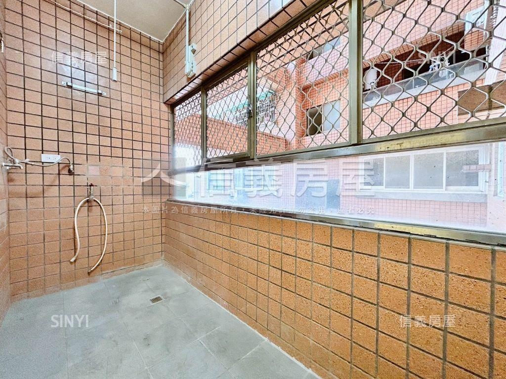 面園道全新整理三房平車房屋室內格局與周邊環境