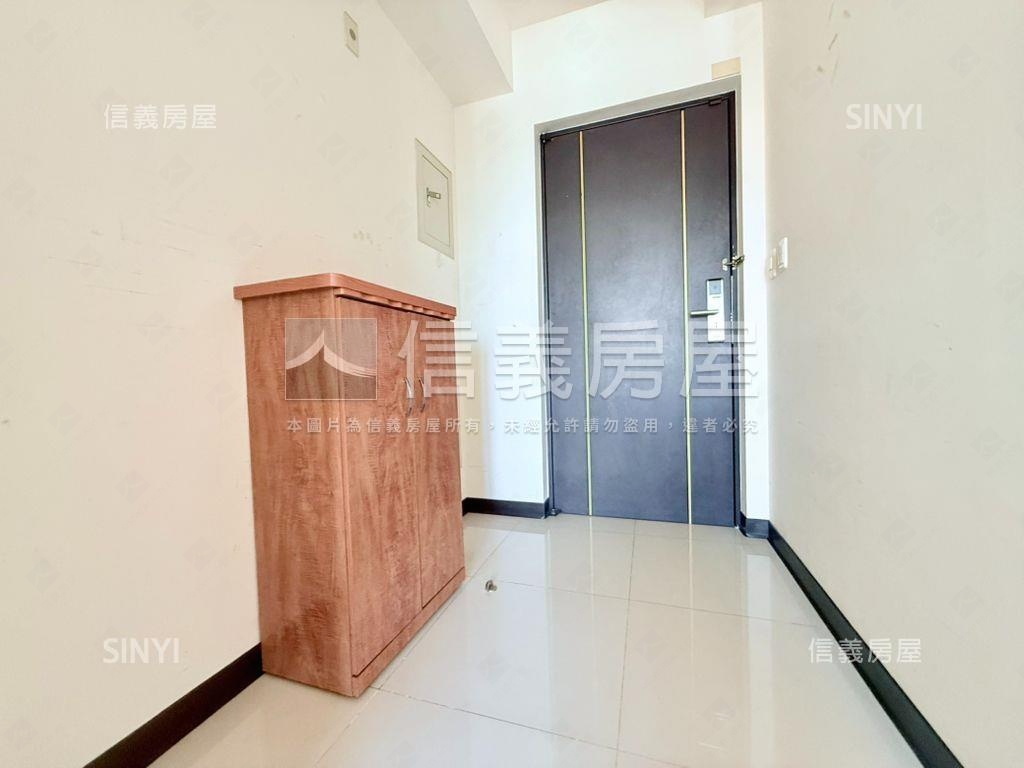 專簽品藏逢甲附車位房屋室內格局與周邊環境