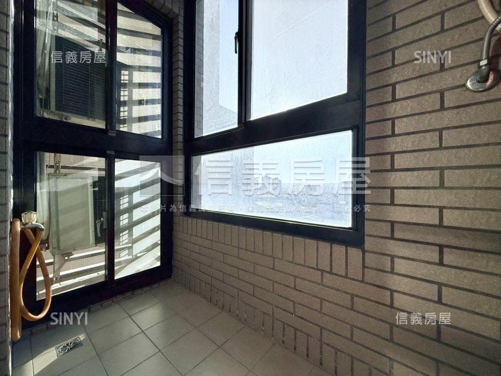 專簽品藏逢甲附車位房屋室內格局與周邊環境