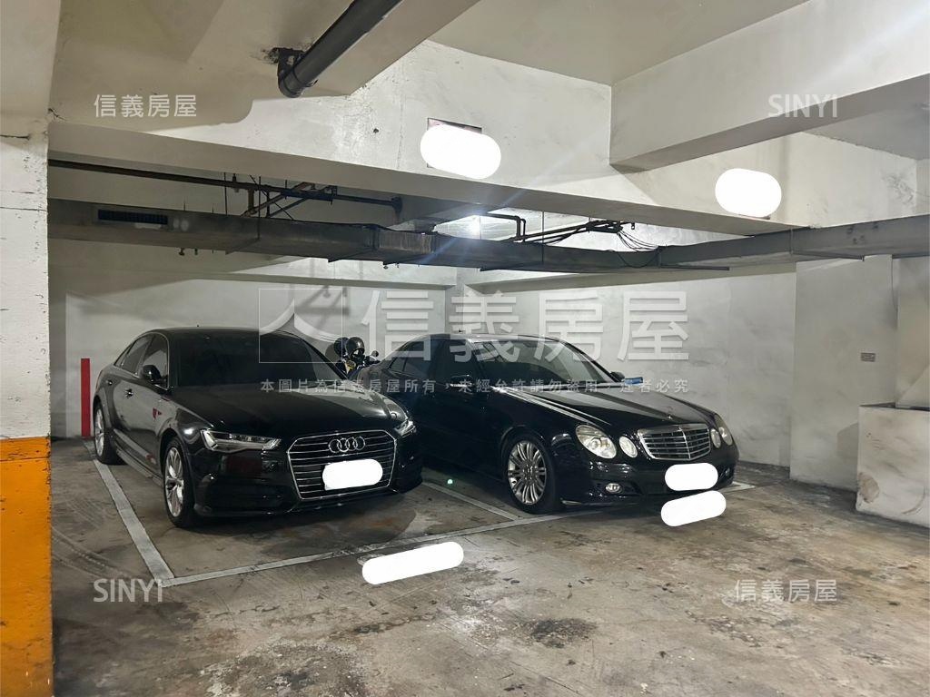 勝利王朝巨蛋景觀４房平車房屋室內格局與周邊環境