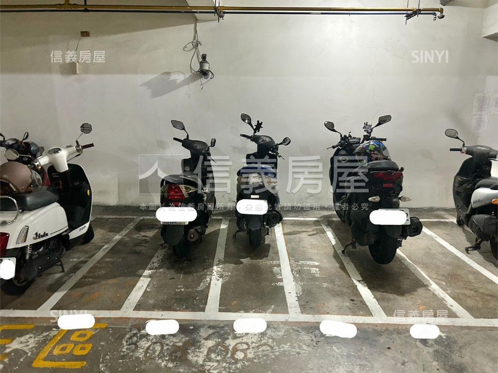 勝利王朝巨蛋景觀４房平車房屋室內格局與周邊環境
