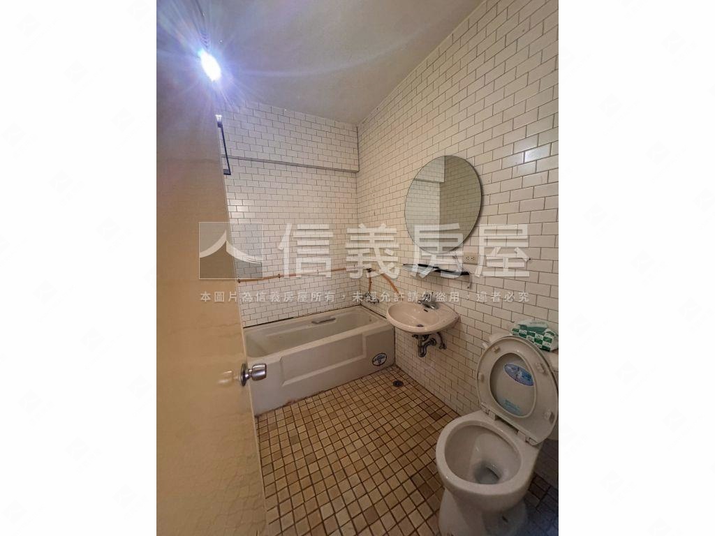 近捷運老街溪一二樓店面房屋室內格局與周邊環境