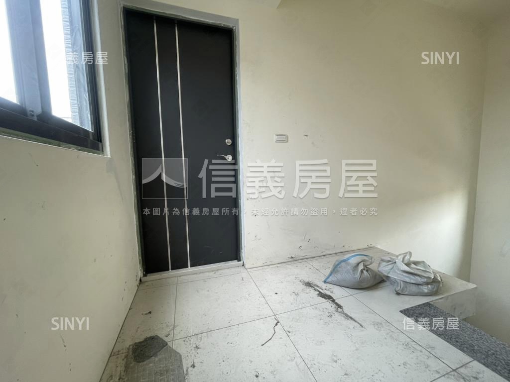 花壇全新大面寬透天２房屋室內格局與周邊環境