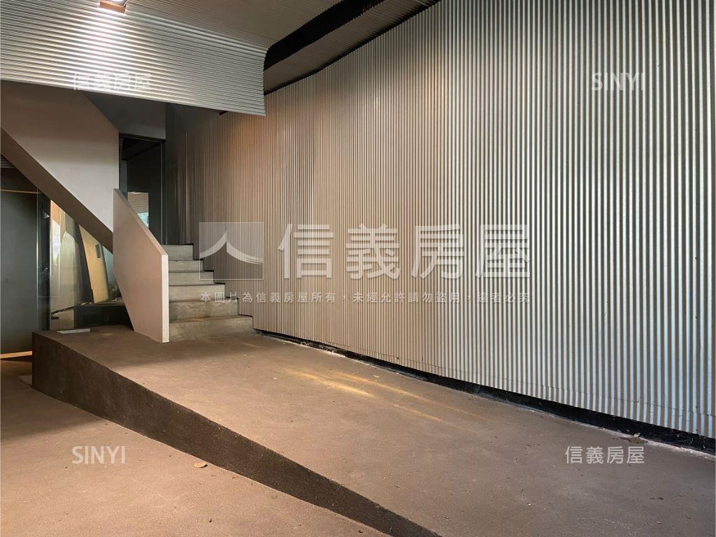 臺灣大道ＳＯＧＯ旁金店面房屋室內格局與周邊環境