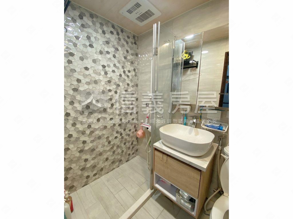 近市醫美妝三房房屋室內格局與周邊環境