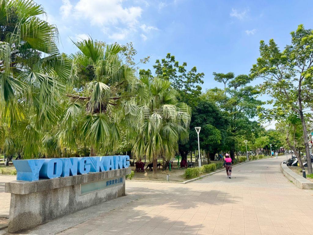 近探索公園朝北採光透天房屋室內格局與周邊環境