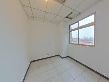 大吉利電梯大空間