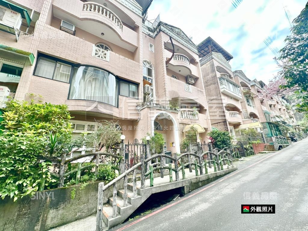 伯爵山莊五代三房車位房屋室內格局與周邊環境