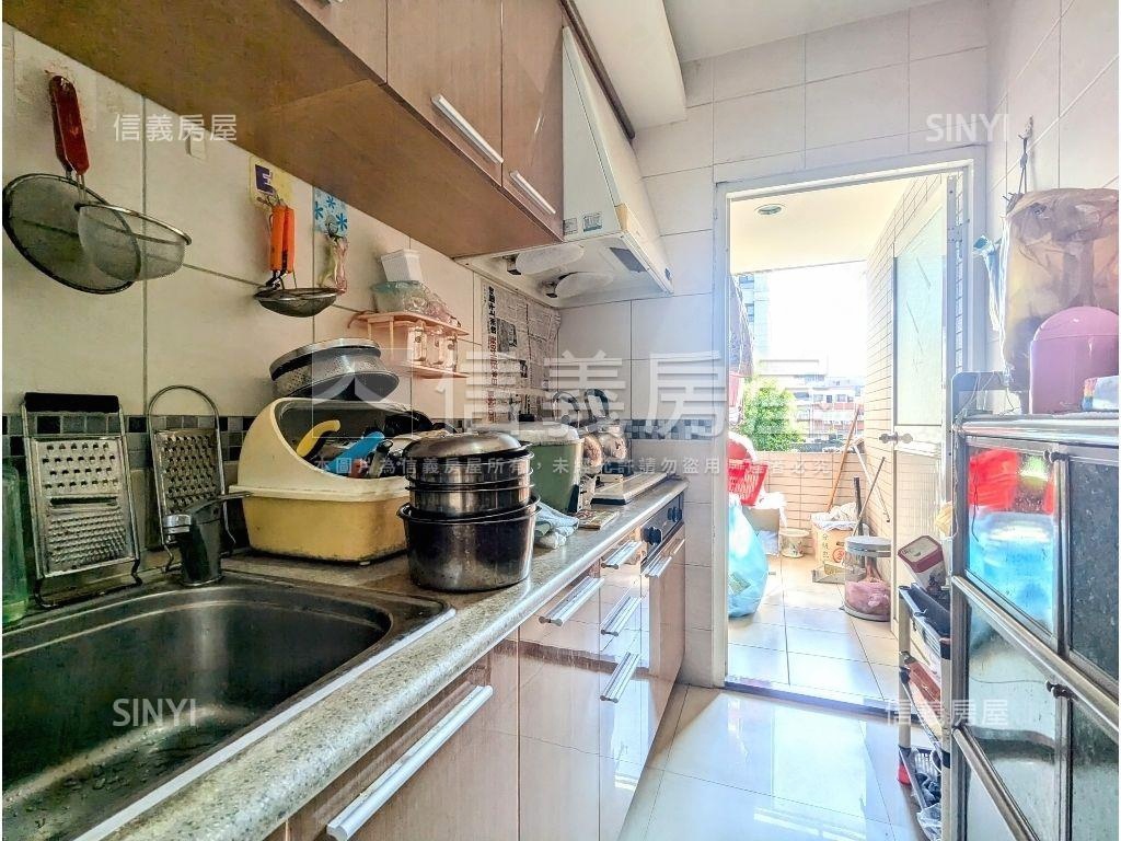 正和邊間＊綠意悠活大空間房屋室內格局與周邊環境