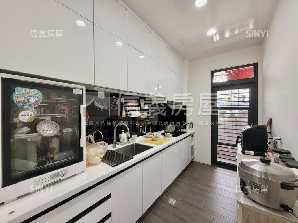稀有河景★三面採光房屋室內格局與周邊環境