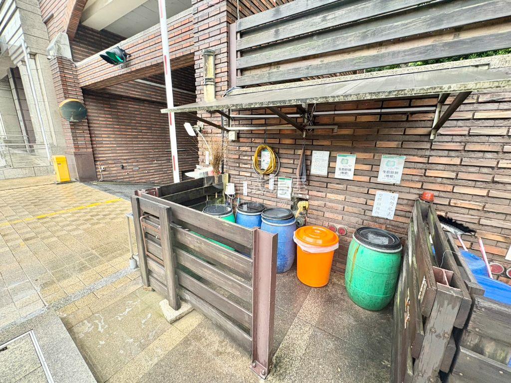 專任維也納捷運兩房車位房屋室內格局與周邊環境