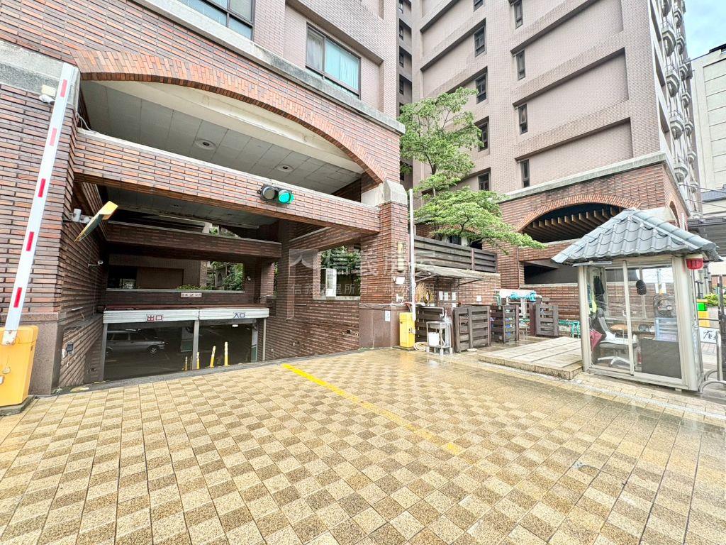 專任維也納捷運兩房車位房屋室內格局與周邊環境