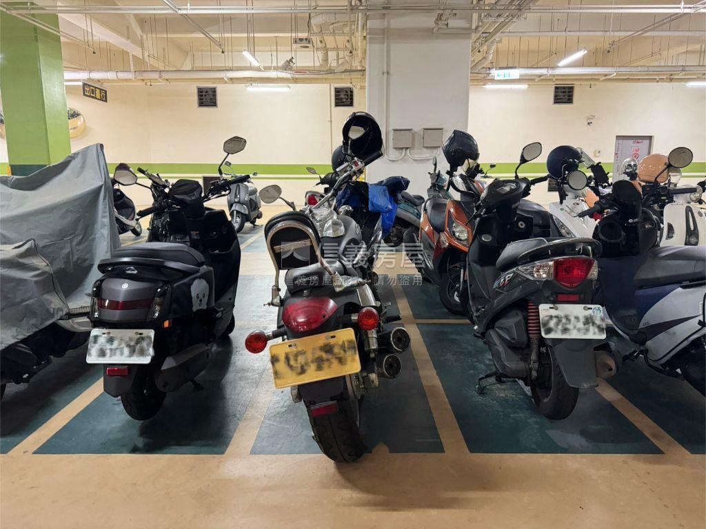 巴黎第六區附平面車位房屋室內格局與周邊環境